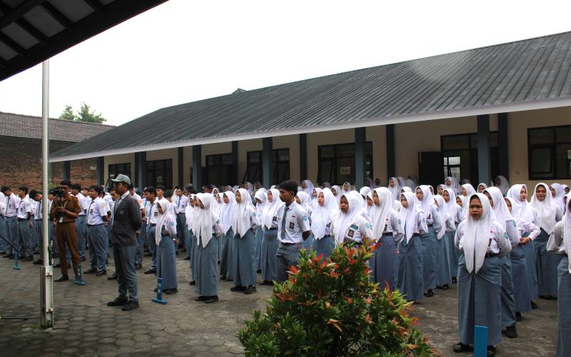 Apel Pagi Hari Pertama Semester Genap Tahun Pelajaran 2025/2026