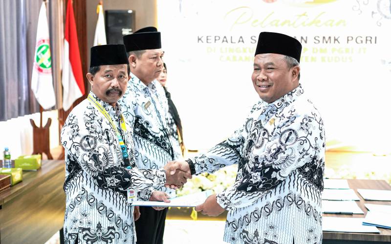 Pelantikan Kepala Sekolah SMK PGRI 2 Kaliwungu Kudus Periode 2026-2030