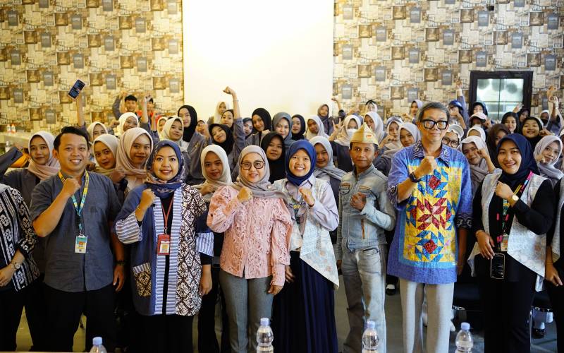 Kunjungan Industri Kelas XI Pemasaran ke Galeri Industri Kreatif Semarang