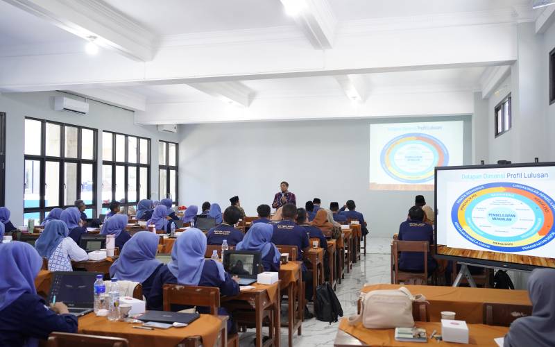 In House Training (IHT) Penyusunan KSP & Perangkat Ajar