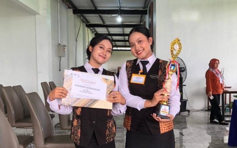 Juara 1 Restaurant Service Lomba LKS Kab Kudus 2026